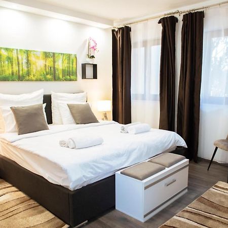 Nyuszis Apartman Kiskunmajsa Exteriör bild