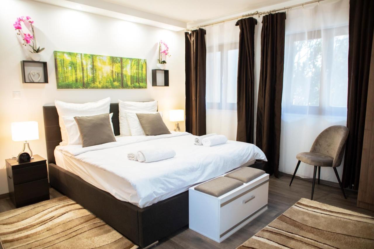Nyuszis Apartman Kiskunmajsa Exteriör bild