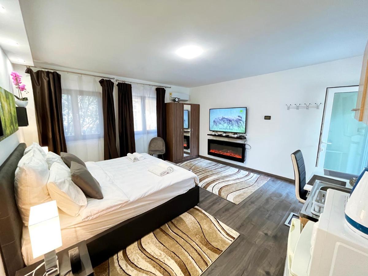 Nyuszis Apartman Kiskunmajsa Exteriör bild