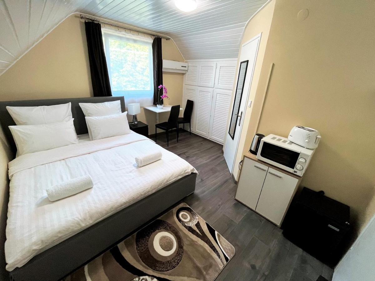 Nyuszis Apartman Kiskunmajsa Exteriör bild