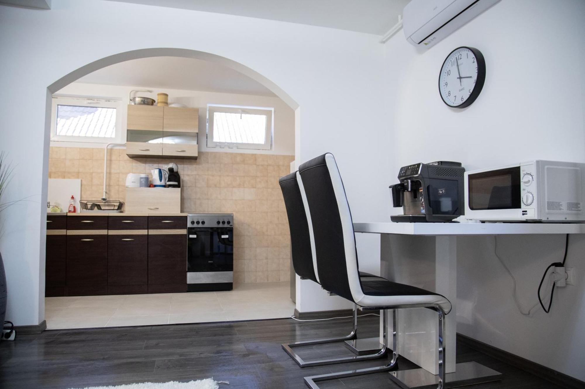 Nyuszis Apartman Kiskunmajsa Exteriör bild
