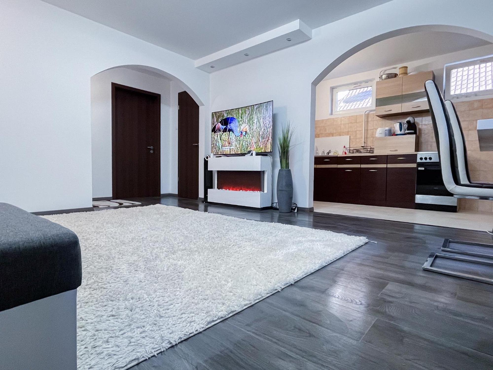 Nyuszis Apartman Kiskunmajsa Exteriör bild