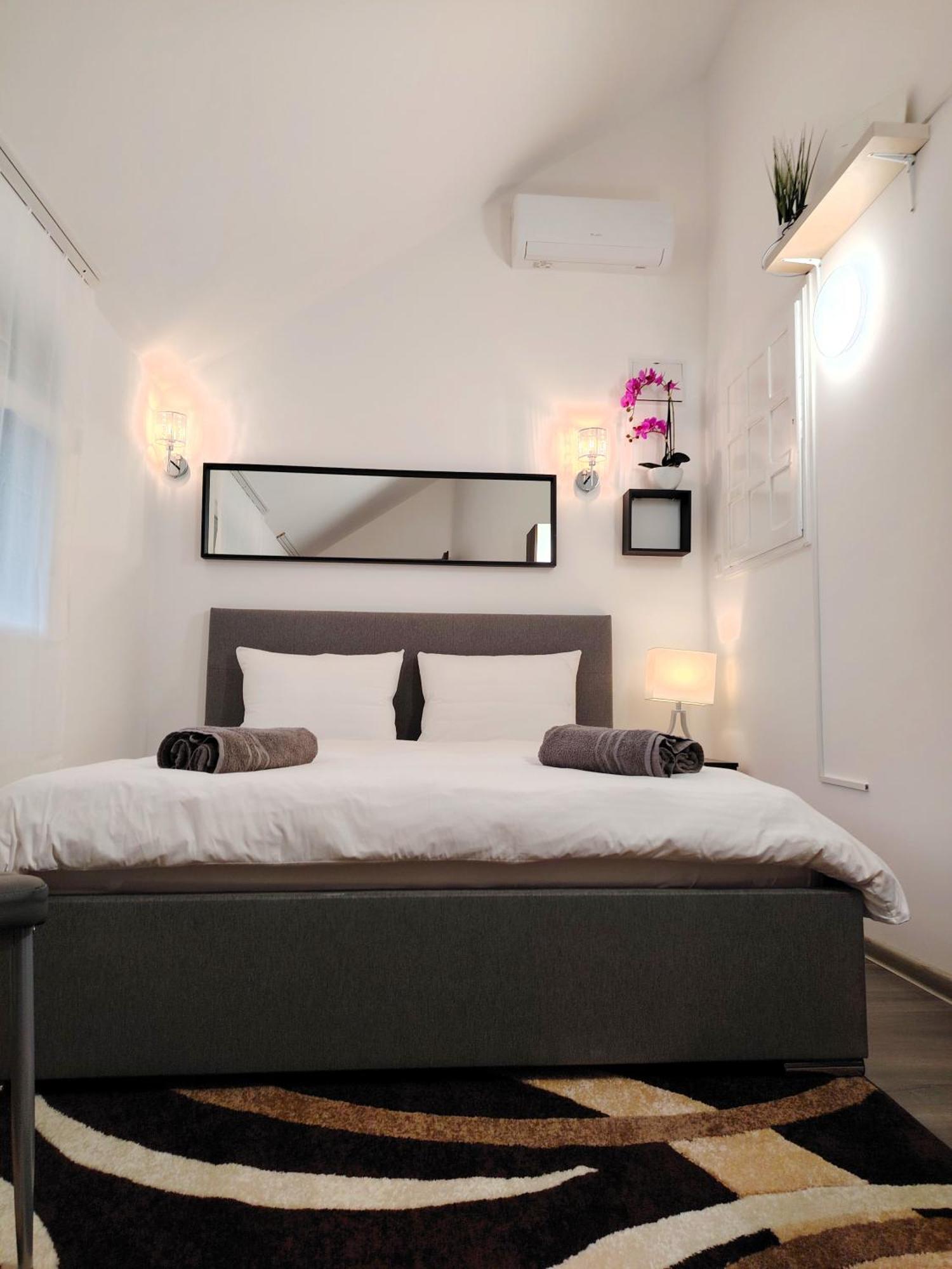 Nyuszis Apartman Kiskunmajsa Exteriör bild